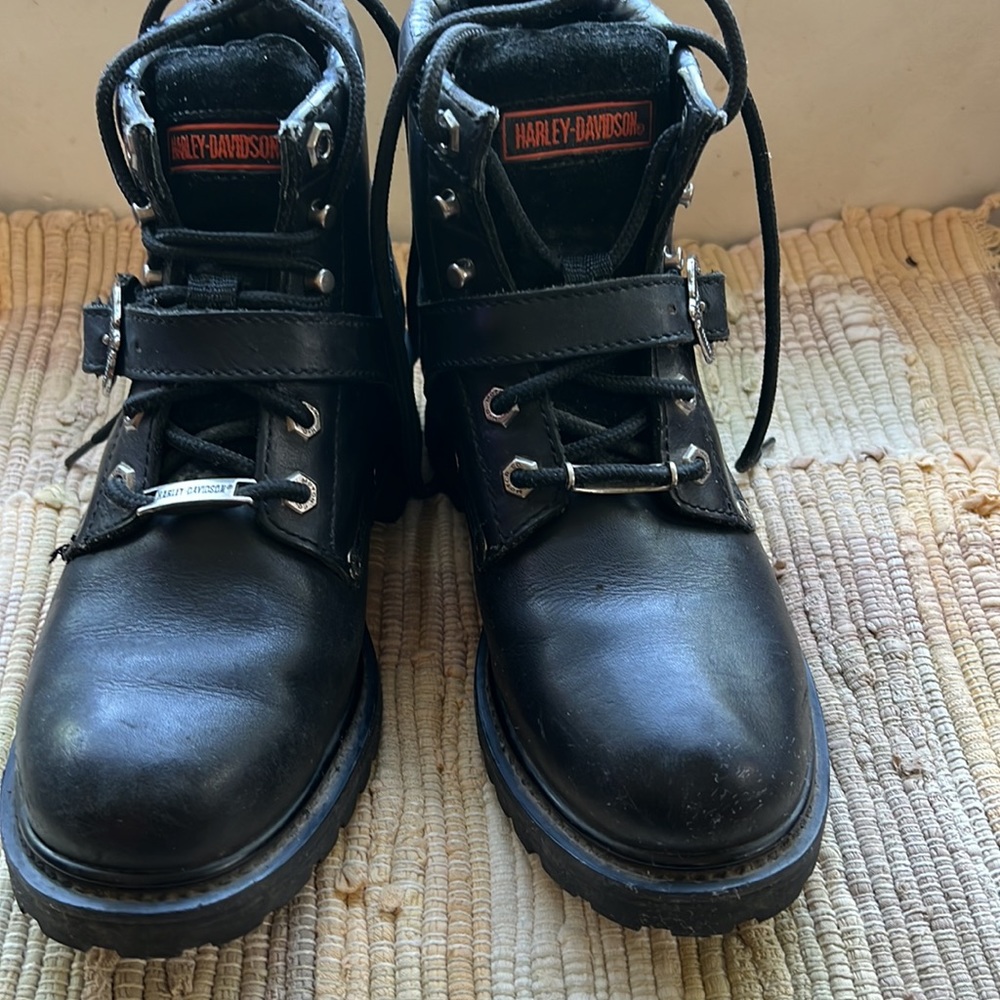 Vintage women’s Harley-Davidson Black Leather Combat Moto Buckle Chunky Boots